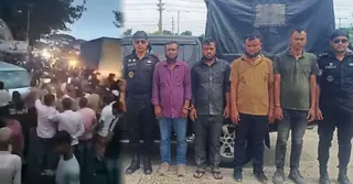 ভুয়া র‌্যাব ধরতে গিয়ে জনতার রোষে আসল র‌্যাব, মারধর-গাড়ি ভাঙচুর
